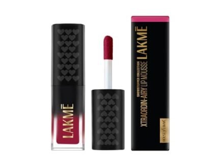 Lakme Xtraordin-Airy Lip Mousse, Velvet Matte Finish, with air-light texture, enriched with cocoa butter for nourished & moisturised lips, Liquid Lipstick - Plum Punch (1.8g)