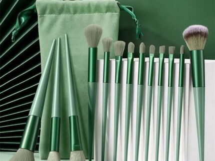 Professional Makeup Brush Set Soft Synthetic Bristles Includes Foundation Powder Blush Contour Eyeshadow Eyebrow Lip Brushes With Travel Pouch (Green 13 Piece)