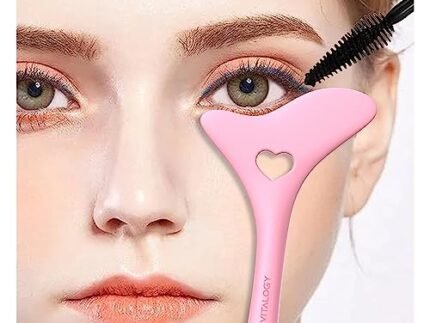 Vitalogy - Eyeliner Stencil - Reusable Winged Eye Stencils Makeup Aid Tool,3 In 1 Eyelash,Eyeshadow,Eyeliner Applicator Guide Tool For Makeup,Lipstick Aid Grooming Tool,Easy To Use,1 Pc,Matte Finish