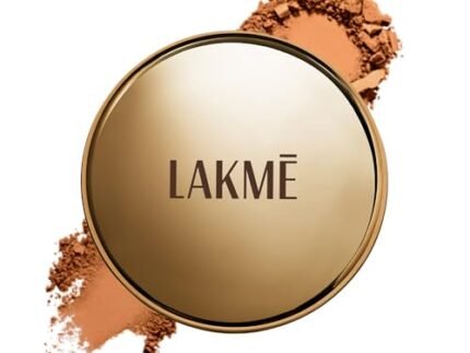 Lakme 9 to 5 Primer with Matte Powder Foundation Compact, Natural Almond, 9g