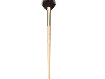Milagro Beauty Fan Brush 08 – Feather-Light Makeup Brush for Highlighter, Blush, Shimmer & Bronzer, Soft, Diffused Application, Vegan Bristles, Perfect for Finishing Touches
